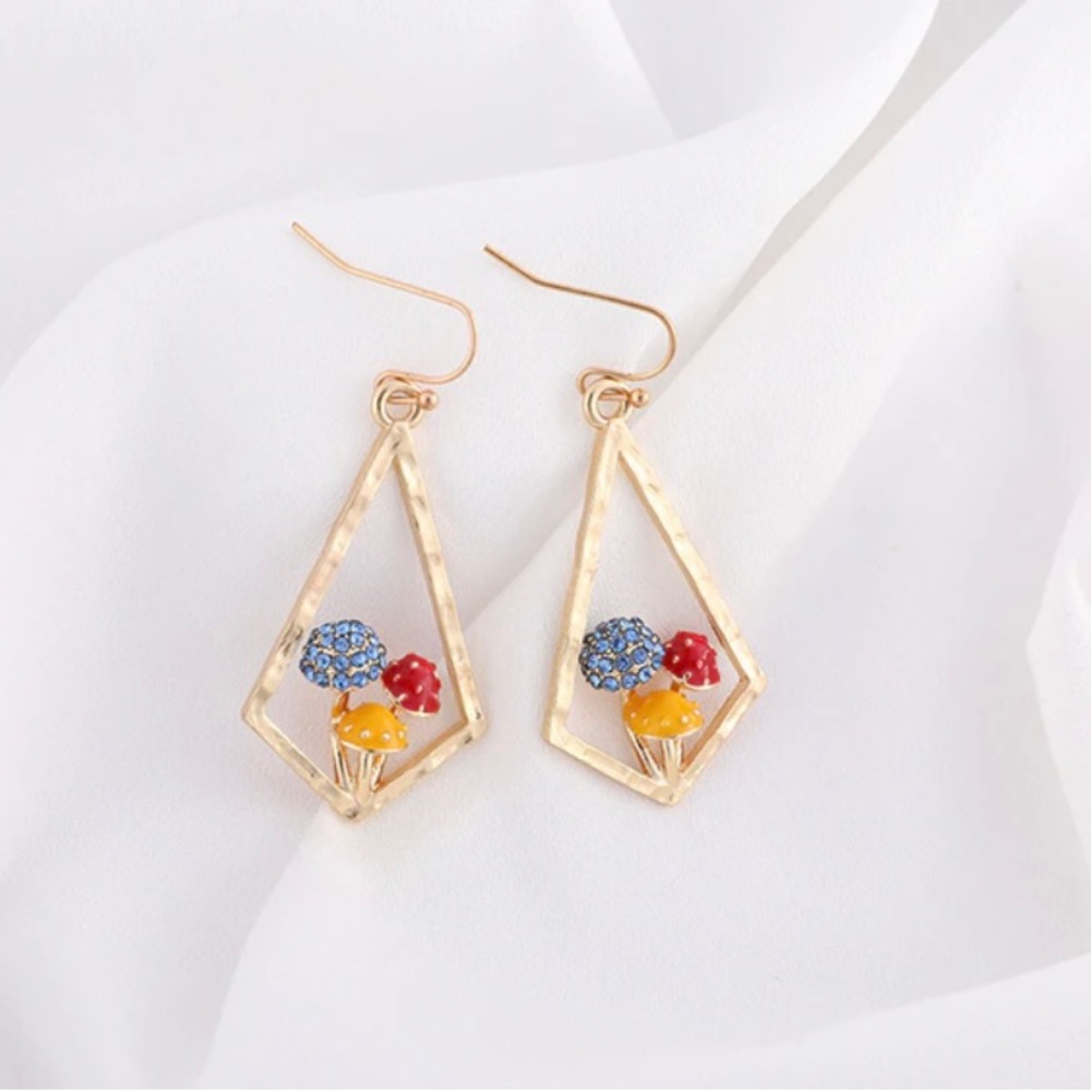 Gold geometric hoop mushroom earrings